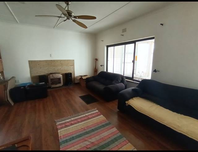3 BEDROOM HOUSE FOR SALE IN SOUTH CREST